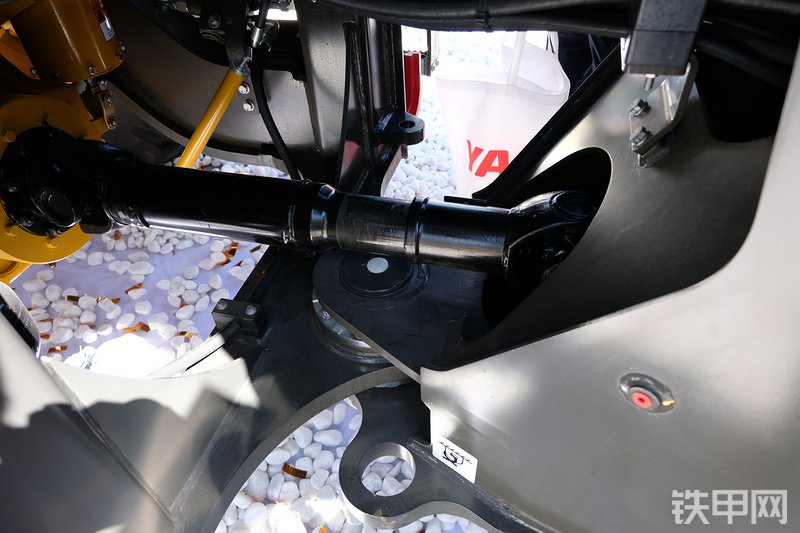 山东临工L959F装载机展会( )