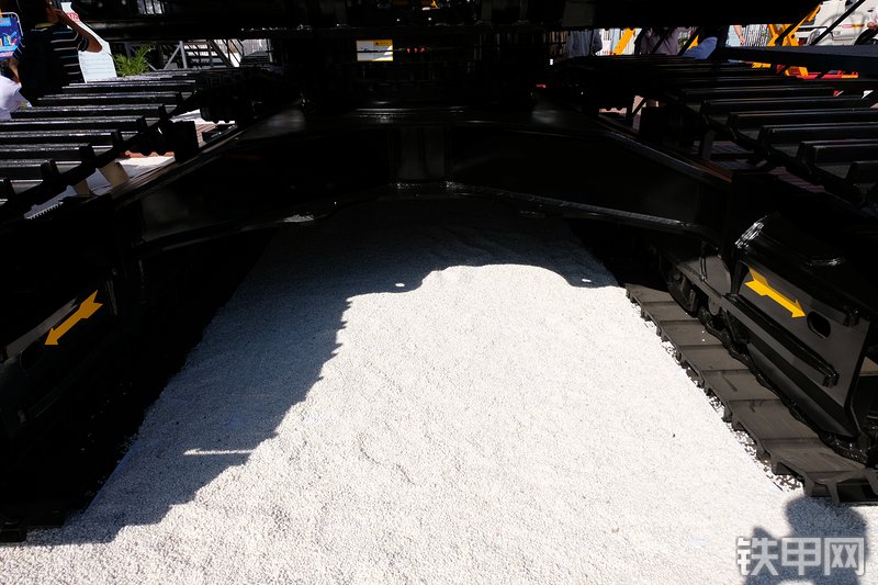 三一重工SY395H挖掘机展会( )