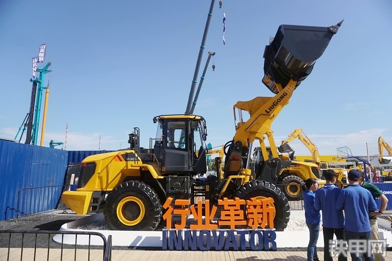 柳工VL80A装载机展会( )