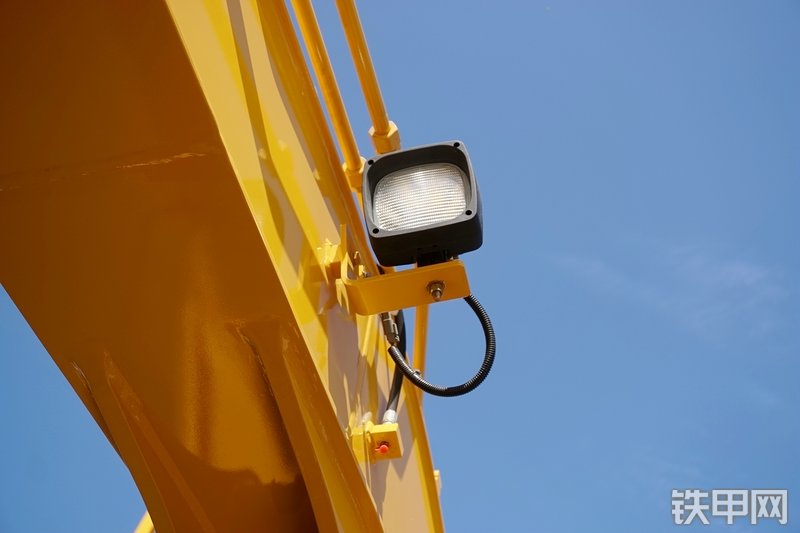 柳工CLG9075E挖掘机展会( )