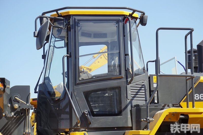 柳工CLG862H装载机展会( )