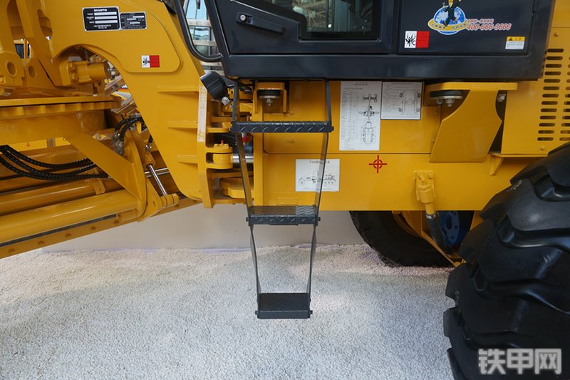 山推SG21-3平地机展会( )