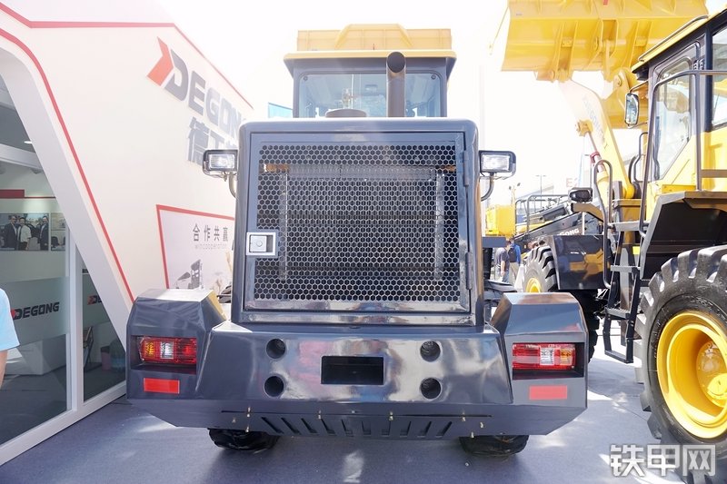 德工DG938N装载机展会( )