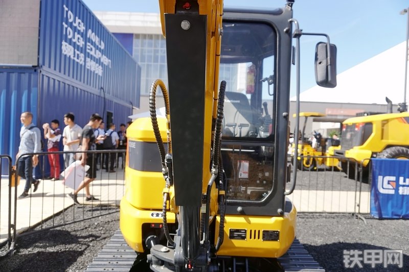 柳工CLG9035E挖掘机展会( )