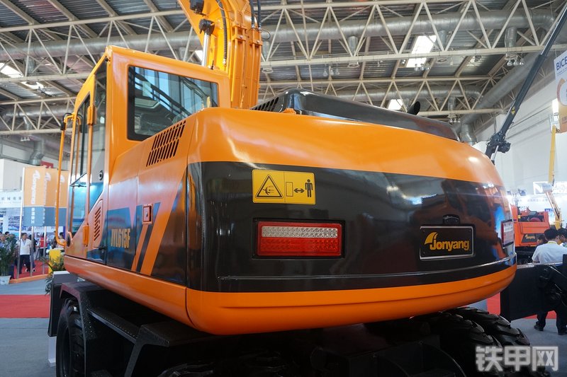 詹阳重工JYL615F挖掘机展会( )