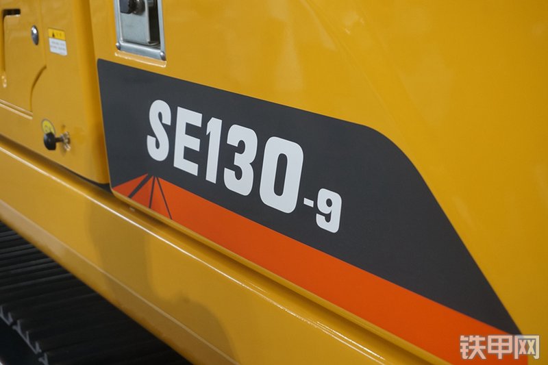 山推SE130-9挖掘机展会( )