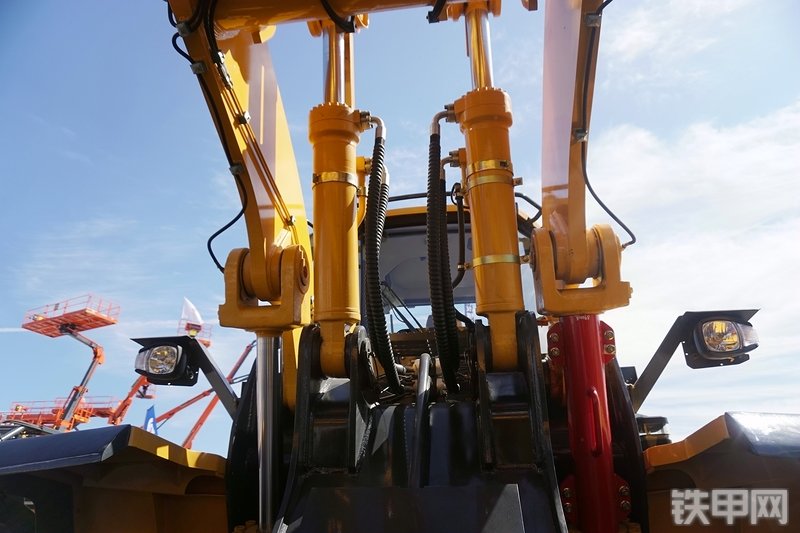 柳工CLG890H装载机展会( )