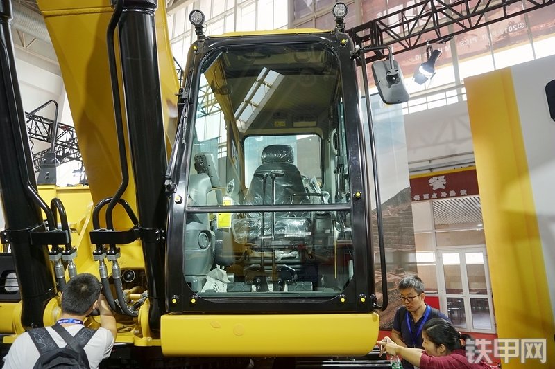 卡特彼勒349D2L液压挖掘机整机外观