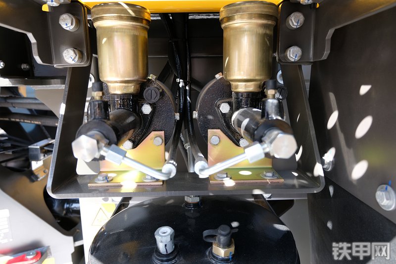 山东临工L956F-LNG装载机展会( )