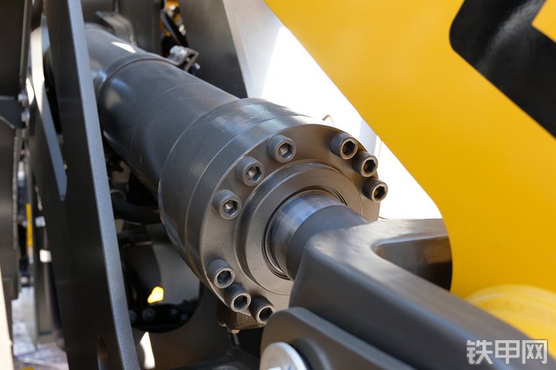 山东临工L956F-LNG装载机展会( )