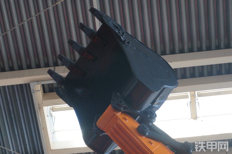 詹阳重工 JYL621F挖掘机展会( )