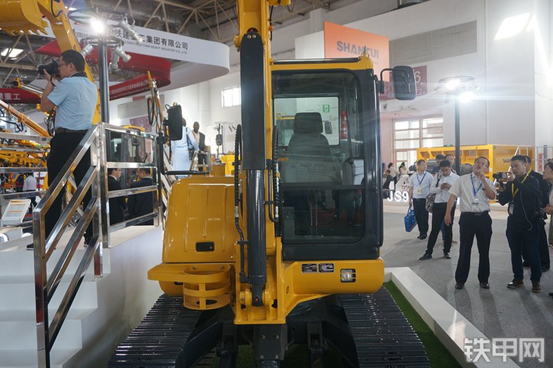 山推SE50-9挖掘机展会( )