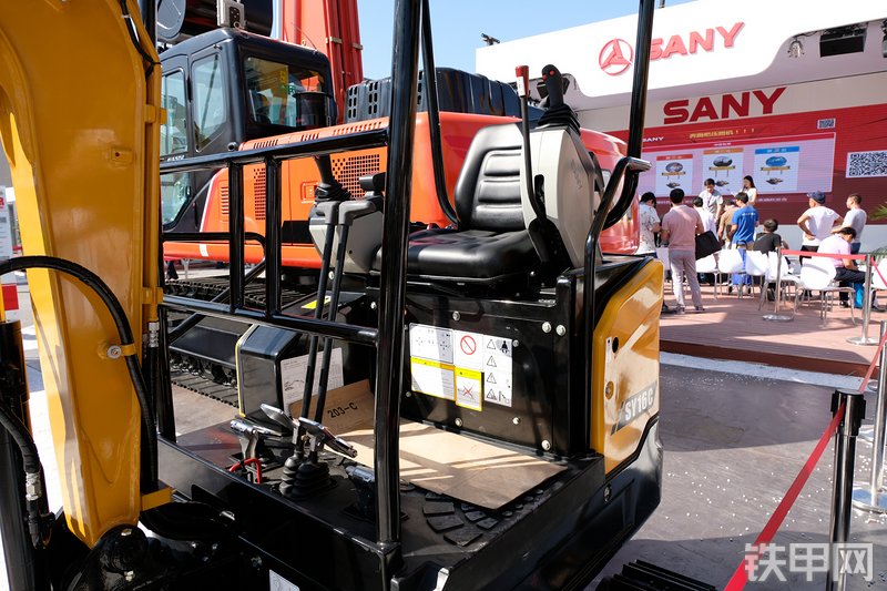 三一重工SY16C挖掘机展会( )