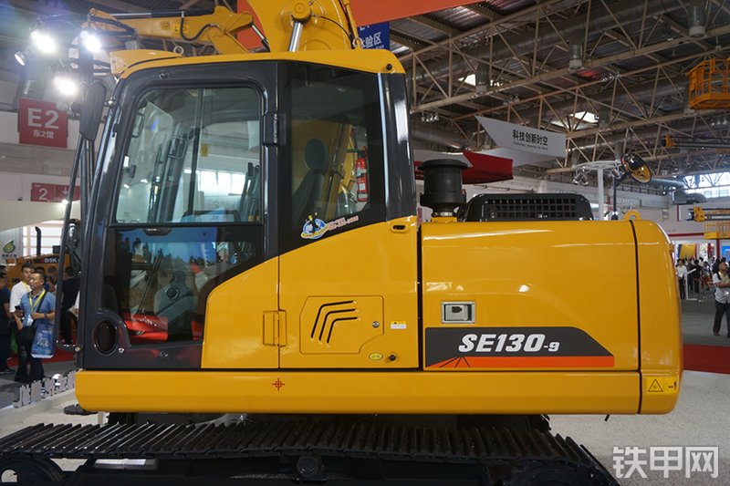 山推SE130-9挖掘机展会( )