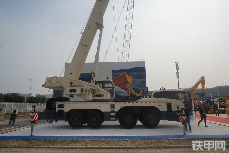 国机重工gtc080起重机展会( )