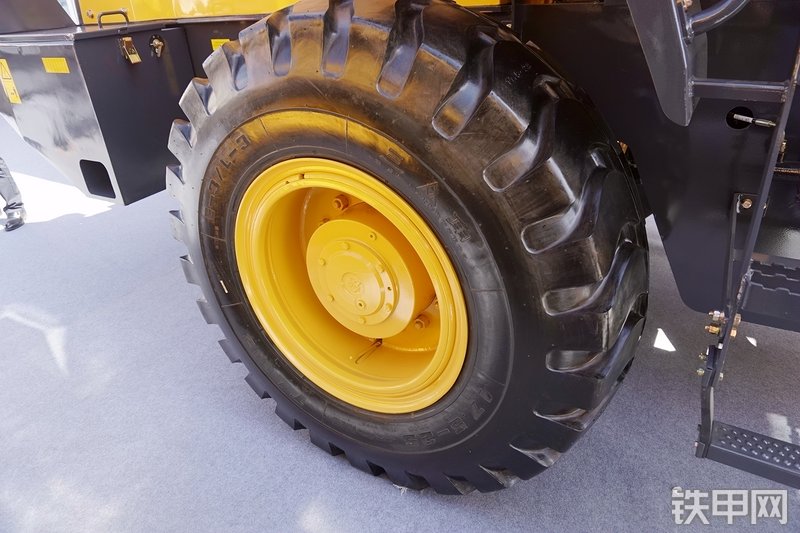 德工DG938N装载机展会( )