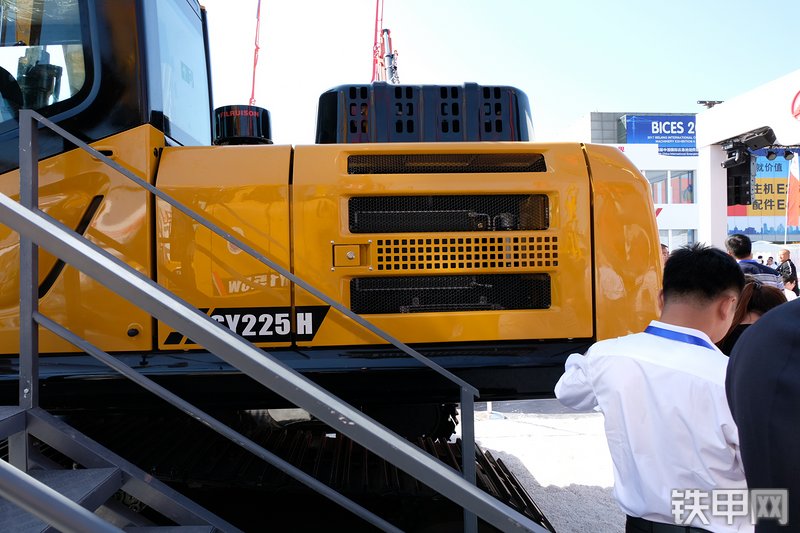 三一重工SY225H挖掘机展会( )