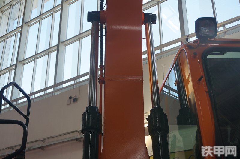 詹阳重工JYL615F挖掘机展会( )