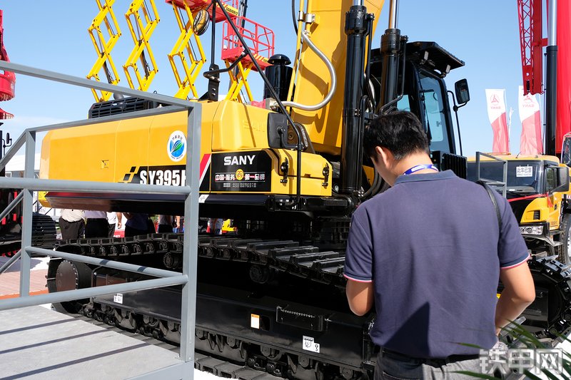 三一重工SY395H挖掘机展会( )