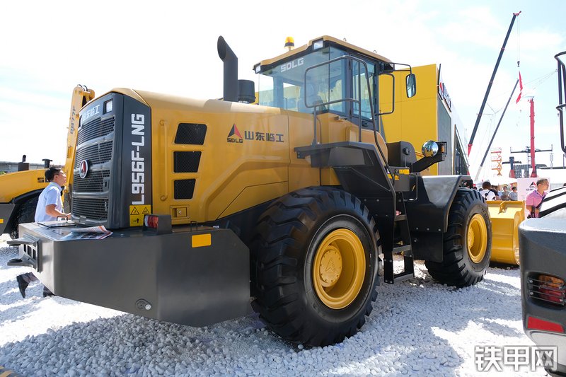 山东临工L956F-LNG装载机展会( )