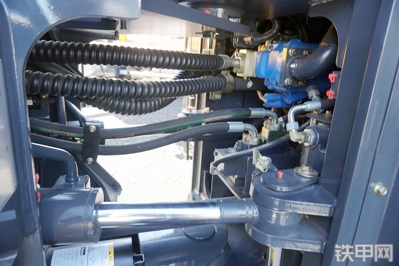 柳工CLG856H装载机展会( )