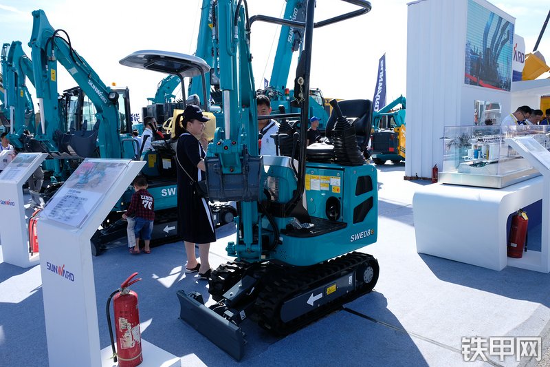 山河智能SWE08B挖掘机展会( )