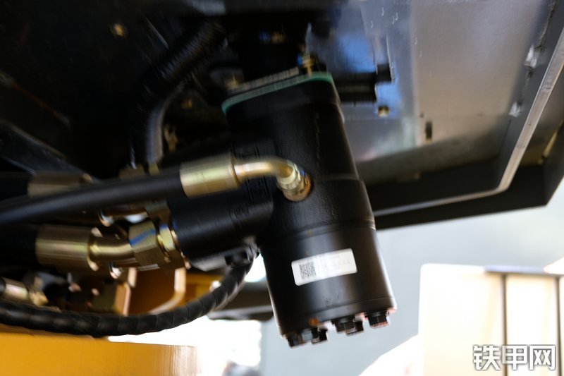 龙工LG855N装载机展会( )