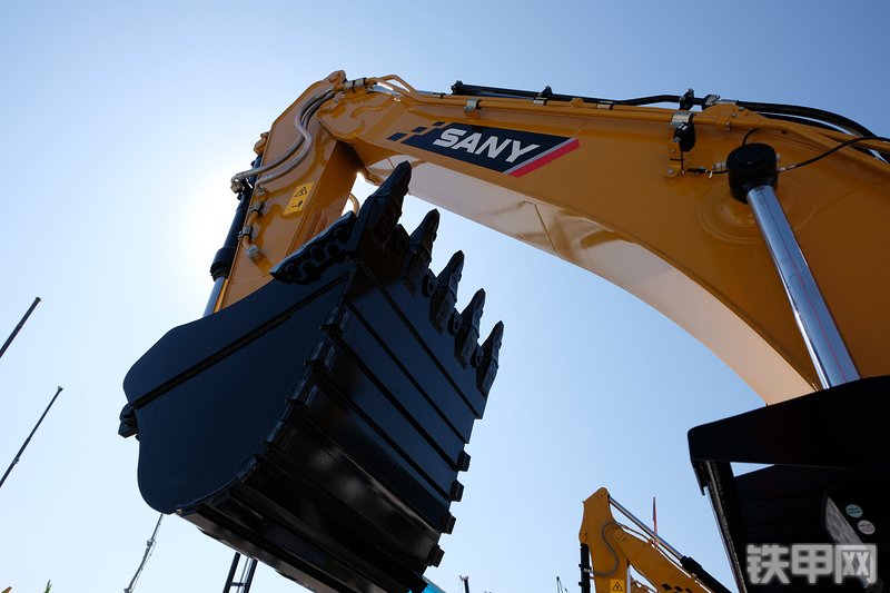 三一重工SY395H挖掘机展会( )