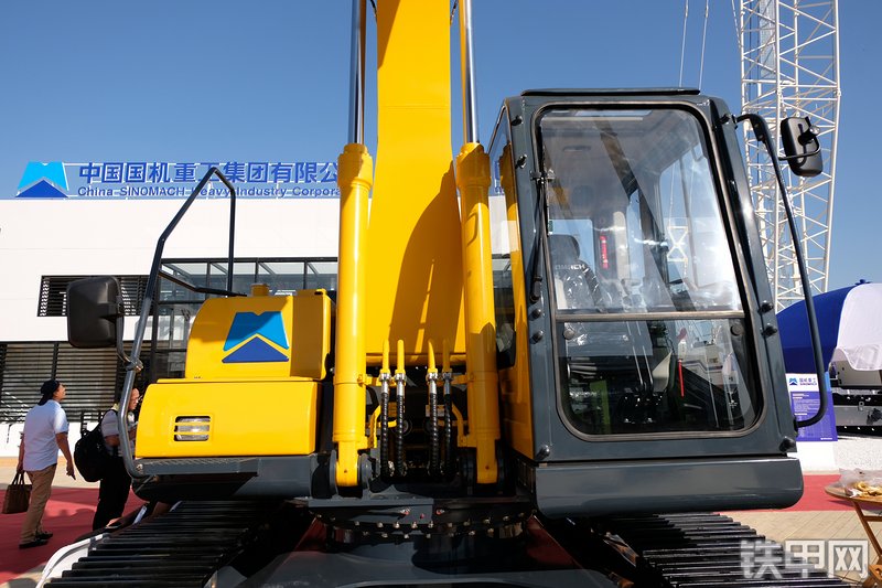 国机重工GE220H挖掘机展会( )