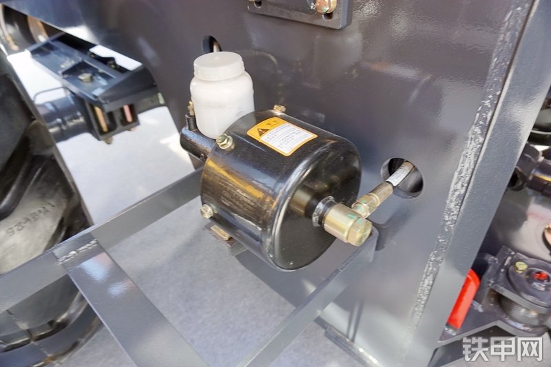 德工DG938N装载机展会( )