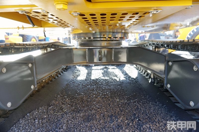 柳工CLG9075E挖掘机展会( )