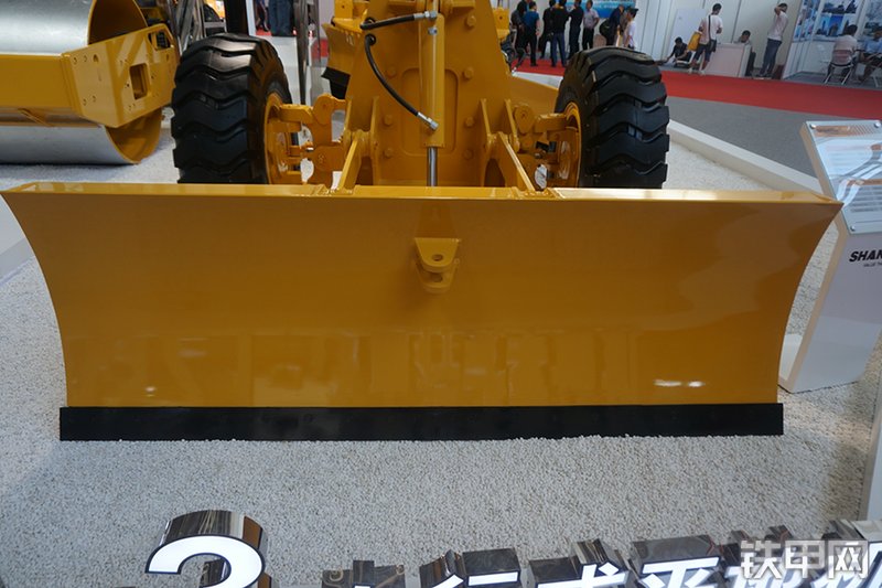 山推SG21-3平地机展会( )