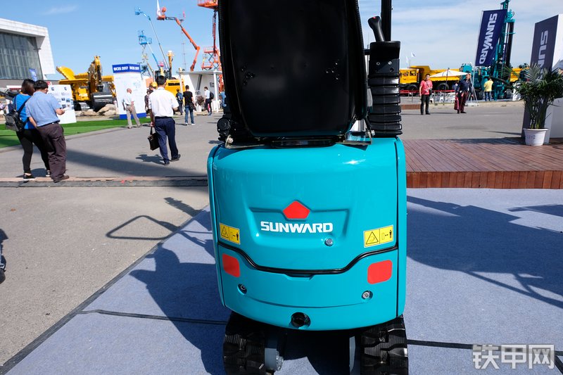 山河智能SWE08B挖掘机展会( )