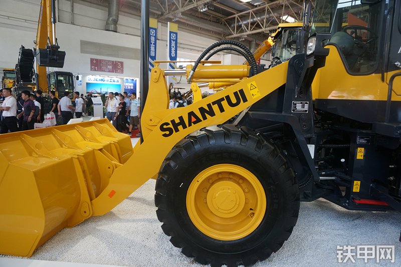 山推SL33H装载机展会( )