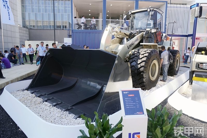 柳工CLG870H装载机展会( )