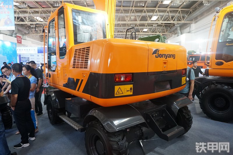 詹阳重工JYL6085挖掘机展会( )