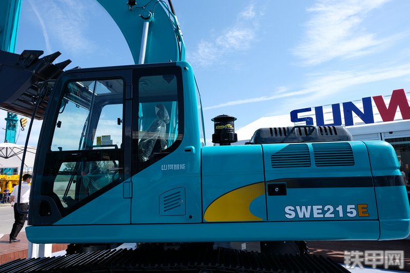 山河智能SWE215E挖掘机展会( )