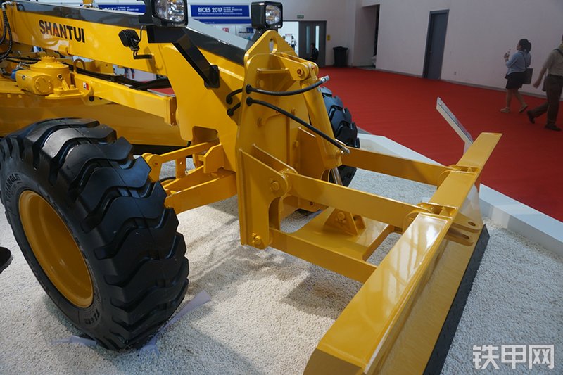 山推SG21-3平地机展会( )