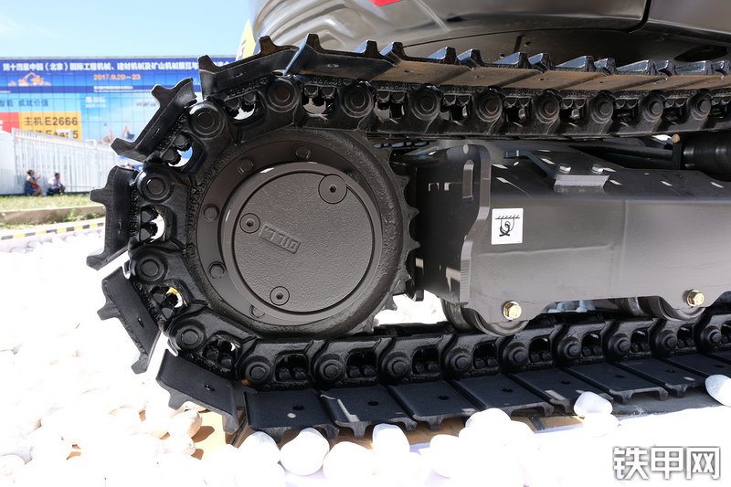 山东临工ER636F挖掘机展会( )