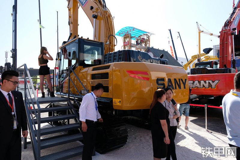 三一重工SY225H挖掘机展会( )