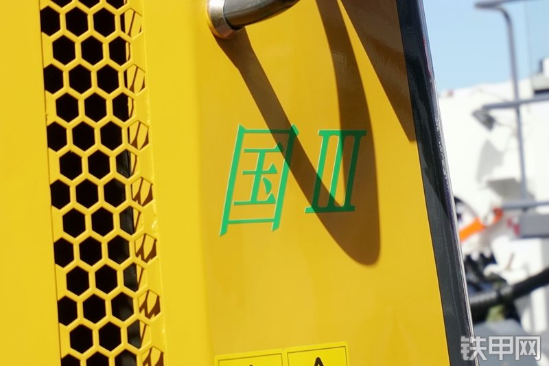 德工DG938N装载机展会( )