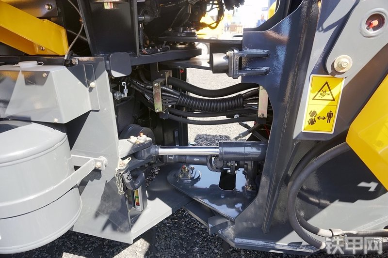 柳工CLG835H装载机展会( )