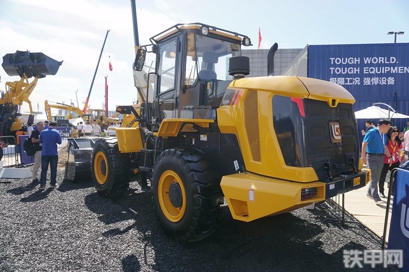 柳工CLG835H装载机展会( )