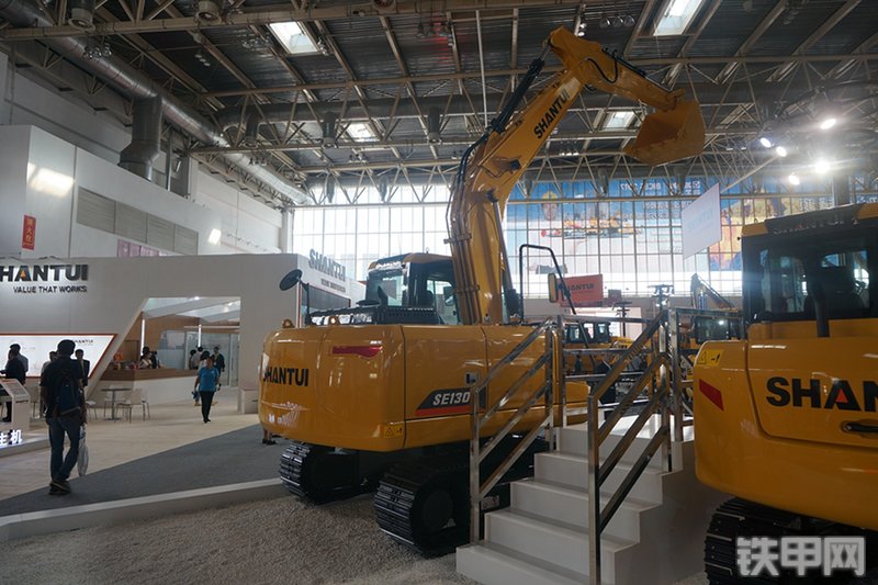 山推SE130-9挖掘机展会( )