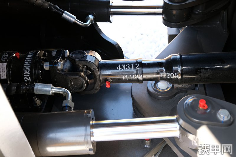 山东临工L938F装载机展会( )