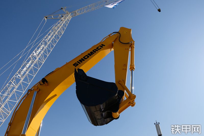 国机重工GE220H挖掘机展会( )