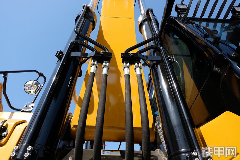 三一重工SY395H挖掘机展会( )