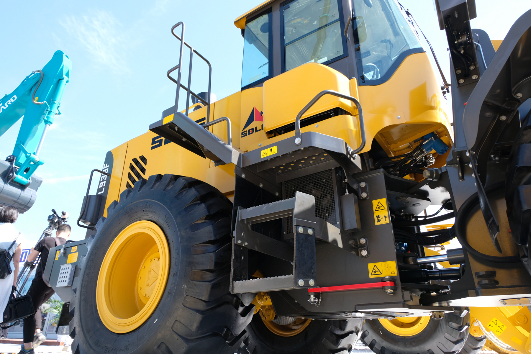 山东临工l938f装载机图片大全_山东临工l938f整机外观照片-铁甲工程