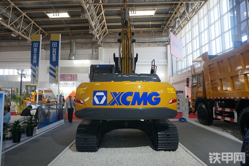 徐工XE215D挖掘机展会( )