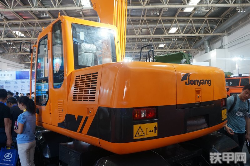 詹阳重工JYL6085挖掘机展会( )